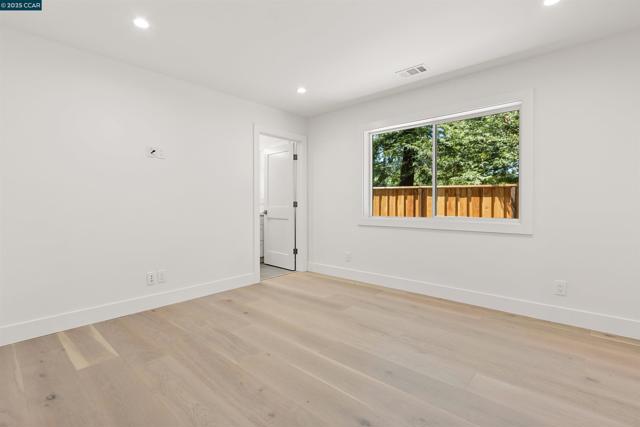 706 St Marys Rd, Lafayette CA: https://media.crmls.org/mediaz/cd84f780-3310-451e-973b-fc8fe606d14b.jpg