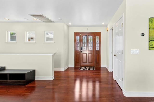 17058 Cloudcroft Drive, Poway CA: https://media.crmls.org/mediaz/cd8592cd-11d6-4410-b9e6-7fb483b25781.jpg
