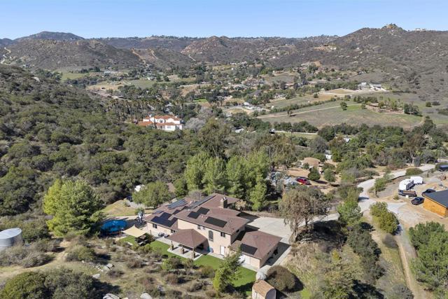 6433 Dehesa Road, El Cajon CA: https://media.crmls.org/mediaz/cd85abbd-c415-426f-a7c6-e3153e9f3596.jpg