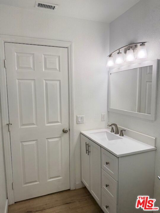 4026 Kona Court, Palmdale CA: https://media.crmls.org/mediaz/cd862eba-c5aa-4a14-88d3-b67925c41429.jpg