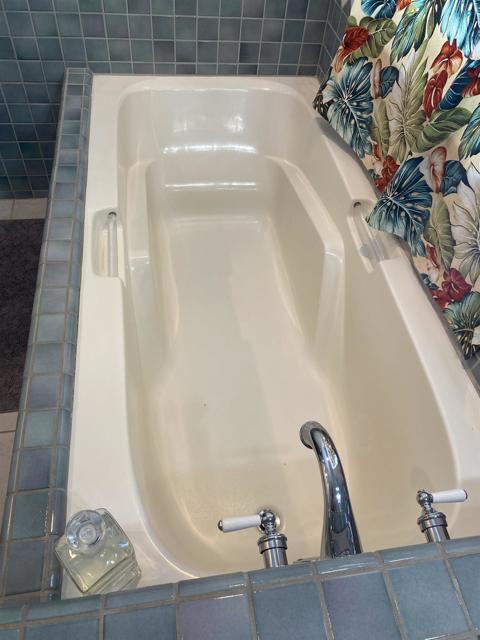 15847 Mac Tan Ln, Valley Center CA: https://media.crmls.org/mediaz/cd868e86-9a61-4024-a410-8cc9bcef330b.jpg