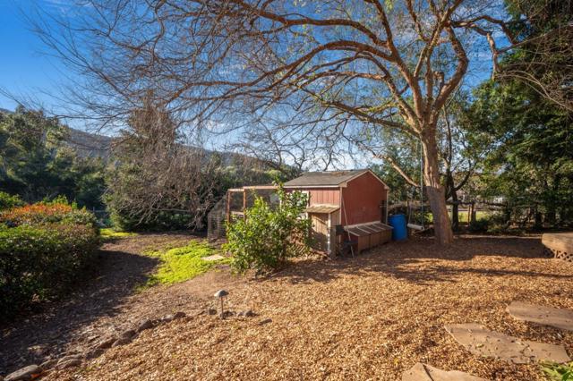 12170 Calle Uvas, Gilroy CA: https://media.crmls.org/mediaz/cd8732b5-ae21-4f0d-a37c-9348575904eb.jpg