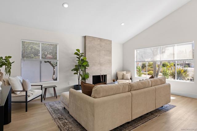1267 Sonoma Ct, Chula Vista CA: https://media.crmls.org/mediaz/cd88b1ed-2790-4687-bd39-9cf38b08fa9c.jpg