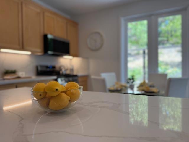 9639 Camassia Way, San Ramon CA: https://media.crmls.org/mediaz/cd8900f8-84cd-40ed-88a9-c68e0a45a78b.jpg