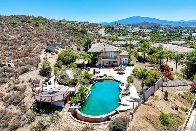 15068 Creek Hills Rd, El Cajon CA: https://media.crmls.org/mediaz/cd890bd4-005d-42a5-a5c7-145c7abd123e.jpg