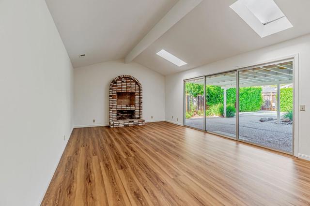 7609 Santa Paula Drive, Gilroy CA: https://media.crmls.org/mediaz/cd89b400-70a5-4e4e-94de-d3de7dcb83ca.jpg