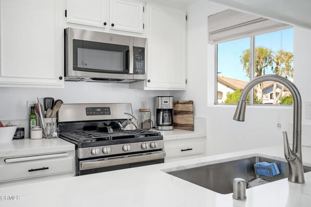 Detail Gallery Image 4 of 47 For 1209 Ramona Dr, Newbury Park,  CA 91320 - 2 Beds | 1/1 Baths