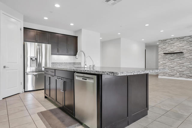40632 Firenze Court, Indio CA: https://media.crmls.org/mediaz/cd8a7ca1-adab-4970-ad33-294eaef4938f.jpg