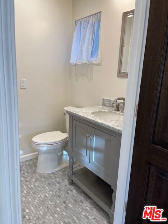 1843 19th Street, Santa Monica CA: https://media.crmls.org/mediaz/cd8a94a9-4d10-4881-922b-0bddcc3812a6.jpg