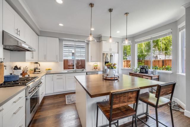 410 Krystallos Lane, Redwood City CA: https://media.crmls.org/mediaz/cd8aa2f0-6a65-4161-a307-7907b1934949.jpg