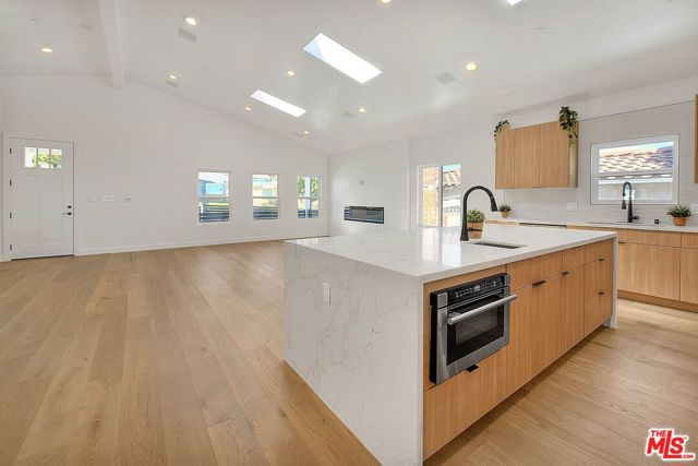 4516 W 63rd Street, Los Angeles CA: https://media.crmls.org/mediaz/cd8aab56-4088-4fd0-b7ff-933d9e304aac.jpg