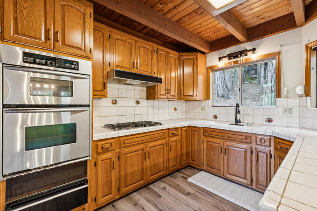 27157 Peninsula Drive, Lake Arrowhead, CA 92352