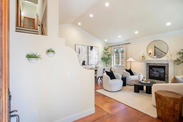 265 Wilton Avenue, Palo Alto CA: https://media.crmls.org/mediaz/cd8b0872-b829-4f03-b1a3-1488cb56855b.jpg