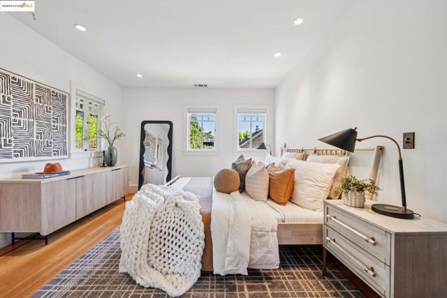 1309 Arch St, Berkeley CA: https://media.crmls.org/mediaz/cd8b985a-653b-4fd1-a94a-4af62e7e97ff.jpg