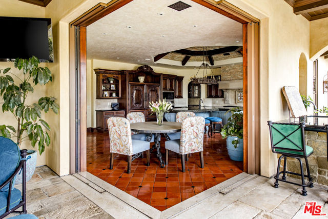 427 La Marina Drive, Camarillo CA: https://media.crmls.org/mediaz/cd8bdbf1-59df-49f4-8352-f260ec1bc9f5.jpg