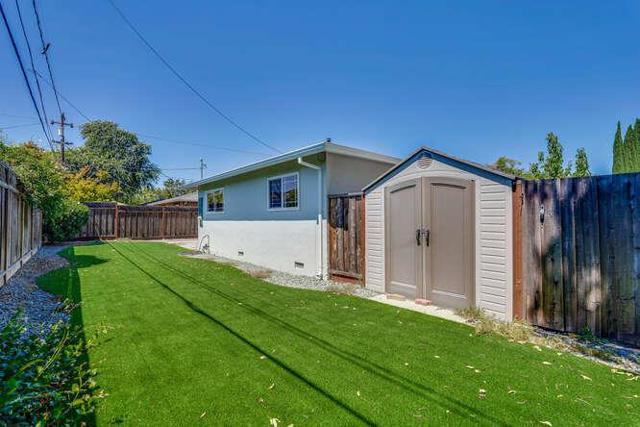 898 La Plata Plaza, Campbell CA: https://media.crmls.org/mediaz/cd8bf2d0-2593-4b19-9cf0-f736a5cb2a4a.jpg