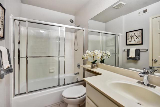 1086 Summerplace Drive, San Jose CA: https://media.crmls.org/mediaz/cd8cc4f1-2d38-436b-a3d0-95ebe901e33c.jpg