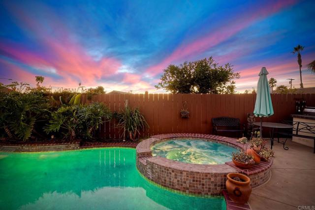 4410 Charger Boulevard, San Diego CA: https://media.crmls.org/mediaz/cd8d0d7a-fd18-47ac-86cb-ea8bf4e3a7c7.jpg