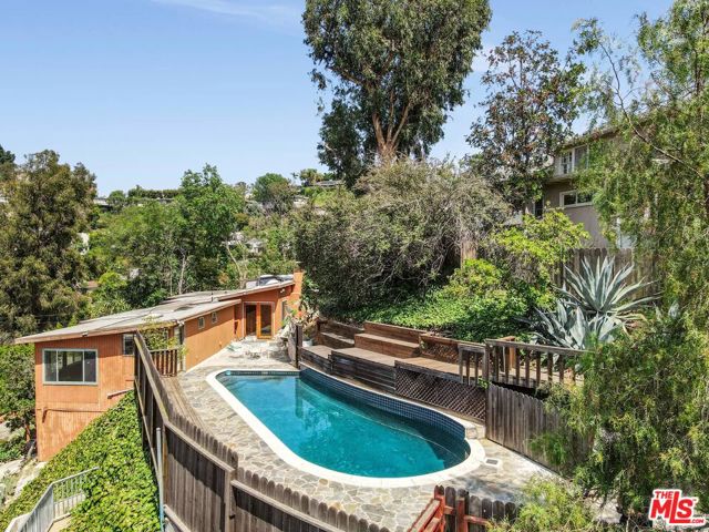 6324 Grape Pl, Los Angeles, CA 90068