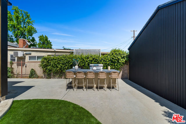 14742 Weddington Street, Sherman Oaks CA: https://media.crmls.org/mediaz/cd8d59f0-6114-4ae7-9255-b55a460ef158.jpg