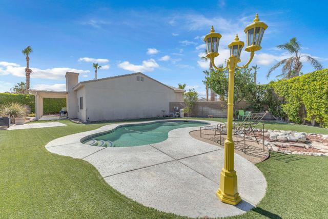 Image 26 of 38 For 68138 Seville Court