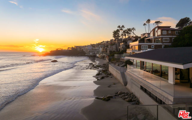 31388 Broad Beach Road, Malibu CA: https://media.crmls.org/mediaz/cd8de347-062e-4831-91a2-4f8bc3f34e20.jpg
