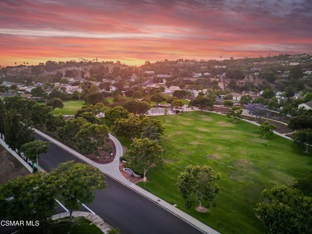 943 Paseo Barona, Camarillo CA: https://media.crmls.org/mediaz/cd8e4211-d348-4877-9795-9df5501e5fe6.jpg