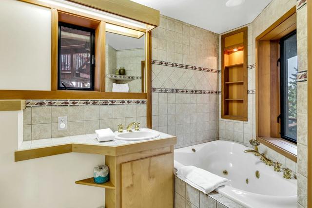 25281 Deer Path, Idyllwild CA: https://media.crmls.org/mediaz/cd8ee819-6c62-4b1a-9407-6d9ed1583ab6.jpg