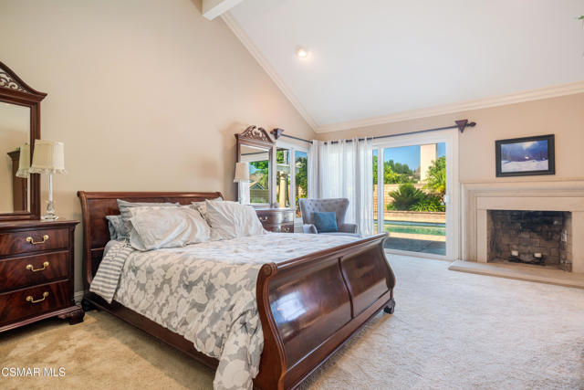 3578 Claridge Court, Simi Valley CA: https://media.crmls.org/mediaz/cd8f358a-1d90-4096-8d49-9196d0bb7cdc.jpg