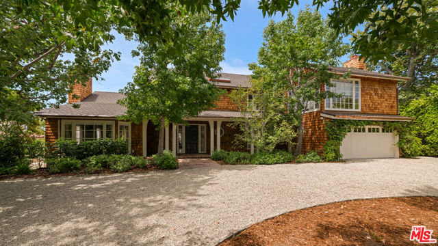 525 Spoleto Drive, Pacific Palisades CA: https://media.crmls.org/mediaz/cd8f7216-f778-48db-a76d-e39b03840667.jpg