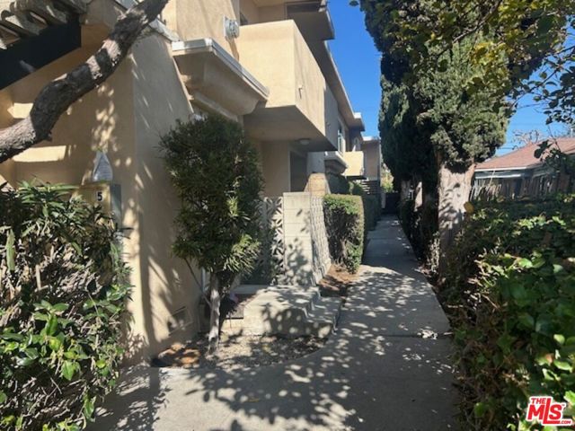 3560 S Centinela Avenue, Los Angeles CA: https://media.crmls.org/mediaz/cd8fa359-c748-40c9-a069-b046c3f47239.jpg