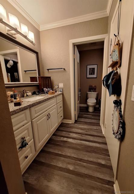 699 Ascot Dr, Vista CA: https://media.crmls.org/mediaz/cd8fd83b-042d-4c7b-8d0b-c855ef3c787f.jpg