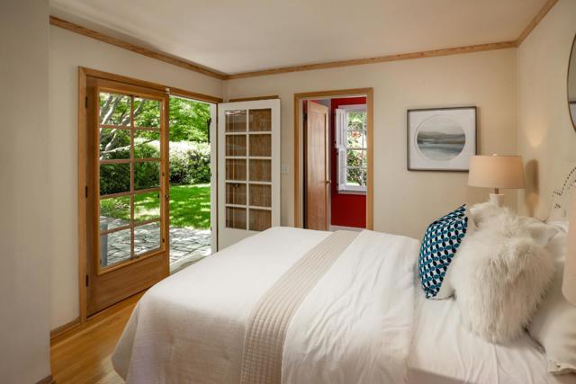 453 N California Avenue, Palo Alto CA: https://media.crmls.org/mediaz/cd907422-9c9a-4587-aaf8-e2fed3586a37.jpg