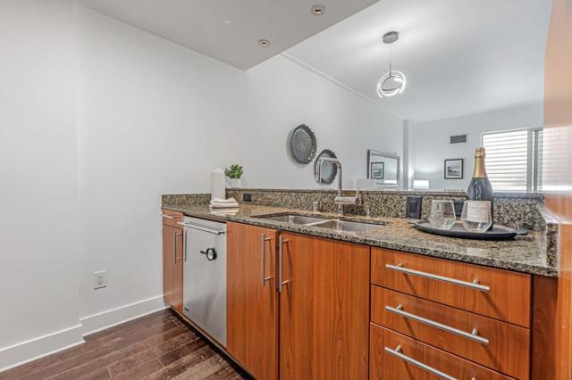 50 Lansing Street, San Francisco CA: https://media.crmls.org/mediaz/cd90908c-bdcb-4840-984d-b18558a3e266.jpg