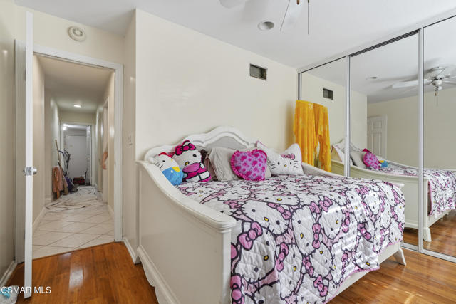 29148 Hillrise Drive, Agoura Hills CA: https://media.crmls.org/mediaz/cd9103b7-3770-4a03-91ad-3b5a4eb53e95.jpg