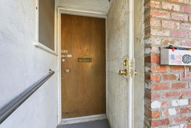 31047 Brae Burn Avenue, Hayward CA: https://media.crmls.org/mediaz/cd912bae-1e0c-48f9-a70f-77e8a139c95a.jpg