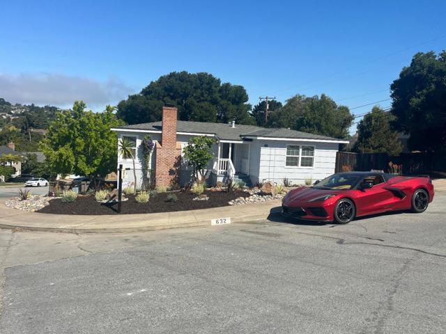 632 W 39th Avenue, San Mateo CA: https://media.crmls.org/mediaz/cd912d43-9afb-4330-87ee-c5d7cef21d2c.jpg