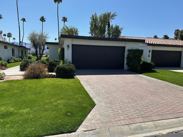 97 Don Quixote Drive, Rancho Mirage CA: https://media.crmls.org/mediaz/cd913800-d4e1-4048-b030-258172e682b1.jpg