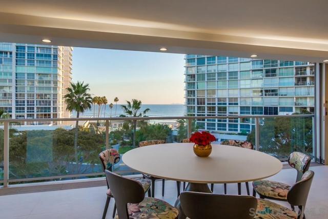 1750 Avenida Del Mundo, Coronado CA: https://media.crmls.org/mediaz/cd9161c7-ad2a-458e-9479-d92f1e3cfaf8.jpg