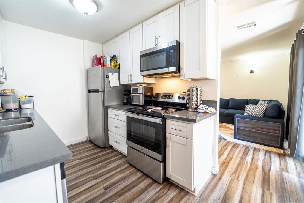 MLS #250036586SD image #9