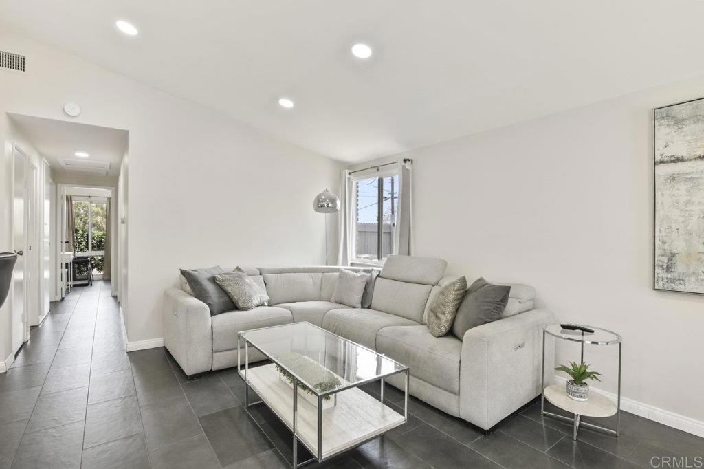 9452 Larrabee Avenue - photo 12