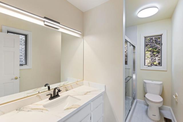 1035 Macadamia Drive, Hillsborough CA: https://media.crmls.org/mediaz/cd93d001-5eef-4286-a0db-9b08befc5427.jpg