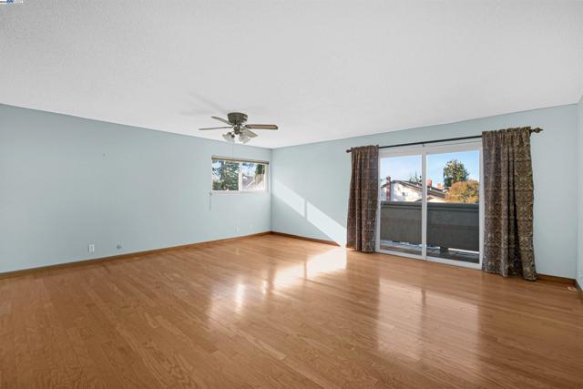 3608 Siskiyou Ct, Hayward CA: https://media.crmls.org/mediaz/cd93dbf6-8354-44a6-a624-f09b6b7ec722.jpg