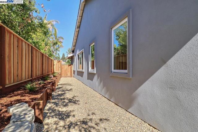 5232 Henderson Ct, Antioch CA: https://media.crmls.org/mediaz/cd959dd5-fed0-4c05-b617-388f7900e25c.jpg