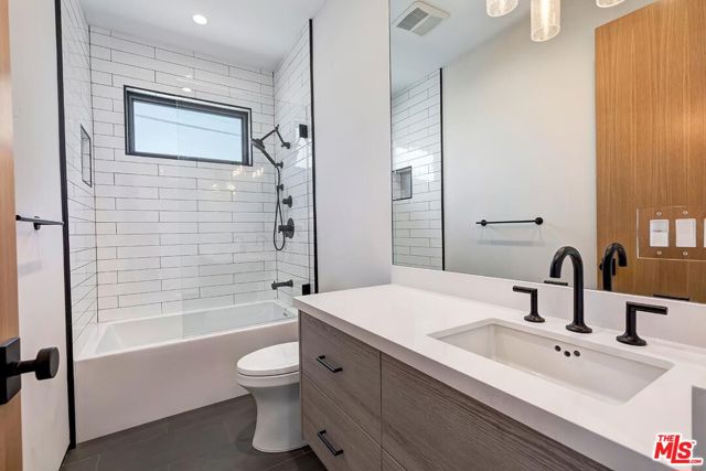 6115 W 6th Street, Los Angeles CA: https://media.crmls.org/mediaz/cd95cc1b-9ebf-40c7-875a-5d70c8dd87bc.jpg
