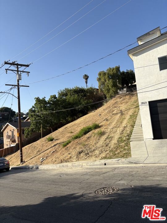 3909 Dobinson Street, Los Angeles CA: https://media.crmls.org/mediaz/cd964e26-2e1a-442b-8135-4a8a1ad3afd2.jpg