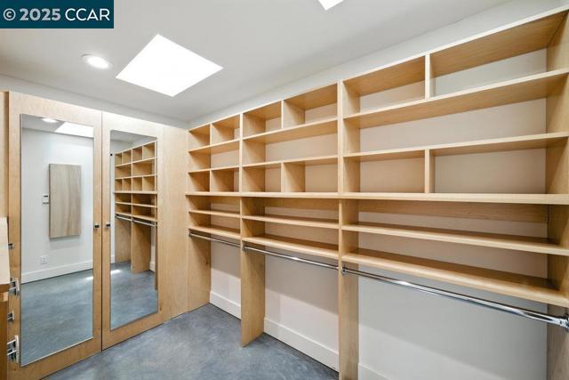 1341 Juanita Dr, Lafayette CA: https://media.crmls.org/mediaz/cd975711-7469-4e12-bfe2-dd8feb759d0b.jpg