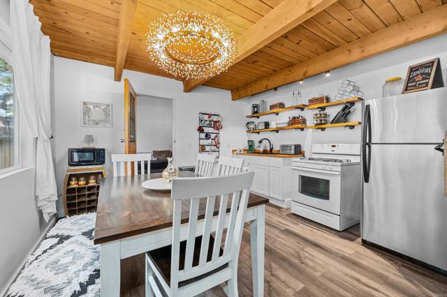 138 Leonard Lane, Sugarloaf CA: https://media.crmls.org/mediaz/cd97ac75-998c-408a-9c3f-ef0caab0b34d.jpg