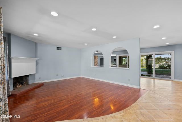 28606 Solon Avenue, Canyon Country CA: https://media.crmls.org/mediaz/cd986c4a-d43b-493d-8611-9e4e84902f10.jpg