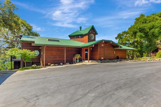 950 Oak Ridge Road, Los Gatos CA: https://media.crmls.org/mediaz/cd987ecd-a635-4caa-886a-b11281fb763b.jpg